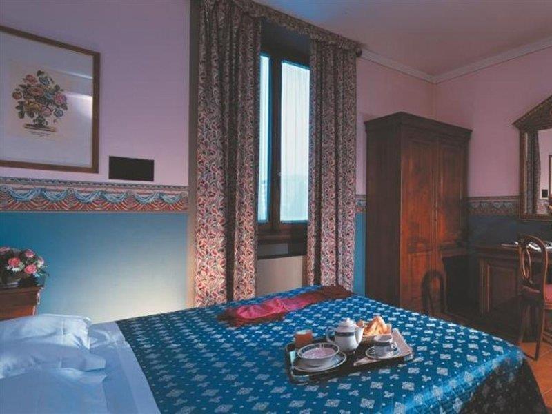 Ih Hotels Firenze Select Rum bild